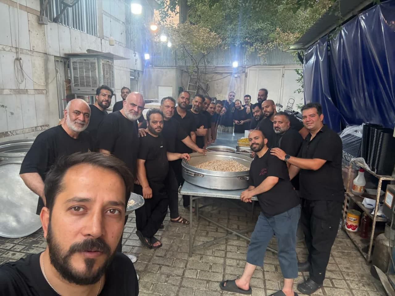 The cooking meals in the Ashura workers vow